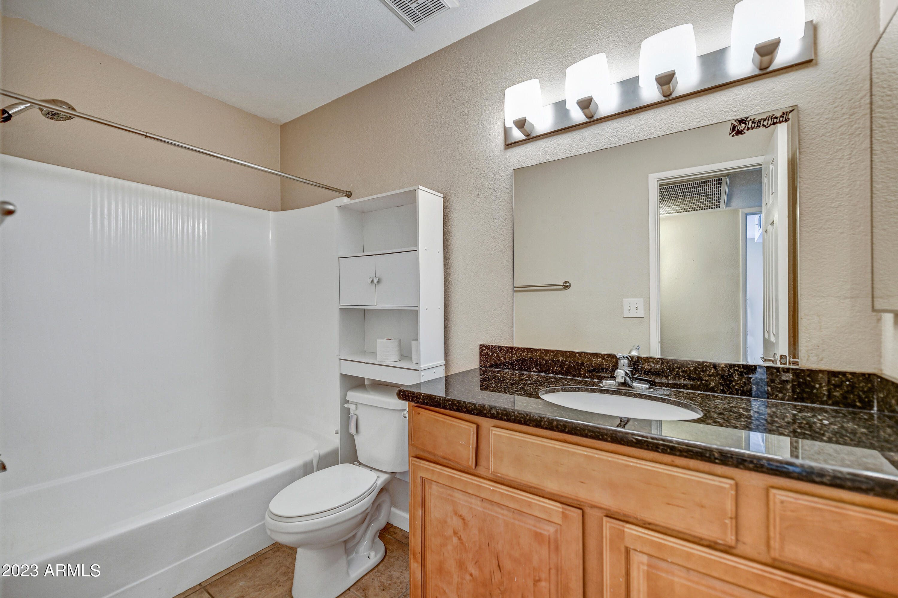5877 North Granite Reef Road, Unit 2226 Scottsdale, AZ 85250 - Photo 7 of 15 Full Bathroom