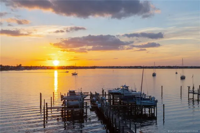 $4,000 | 415 Northwest North River Drive, Unit 302, Stuart, FL 34994