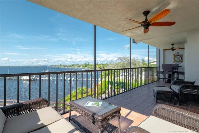 $4,000 | 415 Northwest North River Drive, Unit 302, Stuart, FL 34994