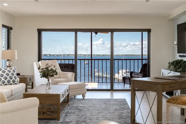 $4,000 | 415 Northwest North River Drive, Unit 302, Stuart, FL 34994