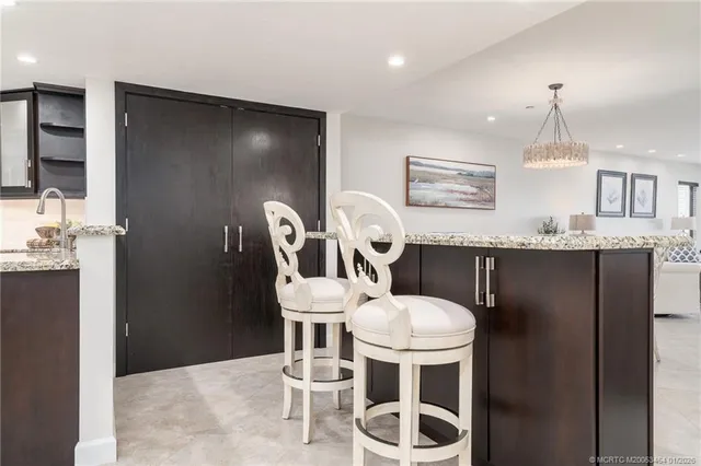 $4,000 | 415 Northwest North River Drive, Unit 302, Stuart, FL 34994