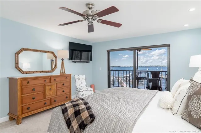 $4,000 | 415 Northwest North River Drive, Unit 302, Stuart, FL 34994