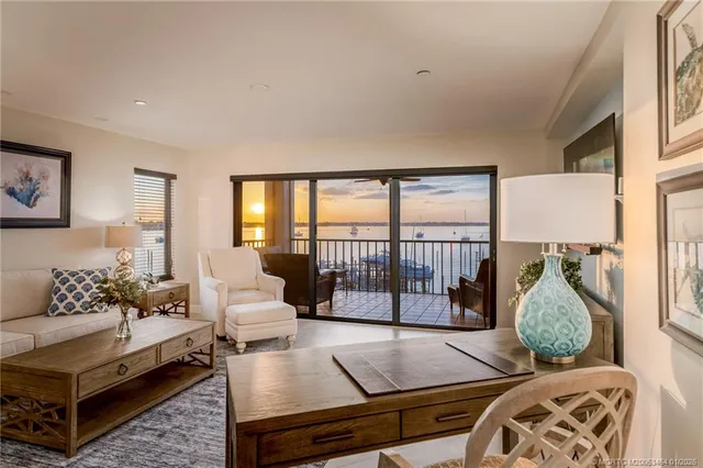 $4,000 | 415 Northwest North River Drive, Unit 302, Stuart, FL 34994