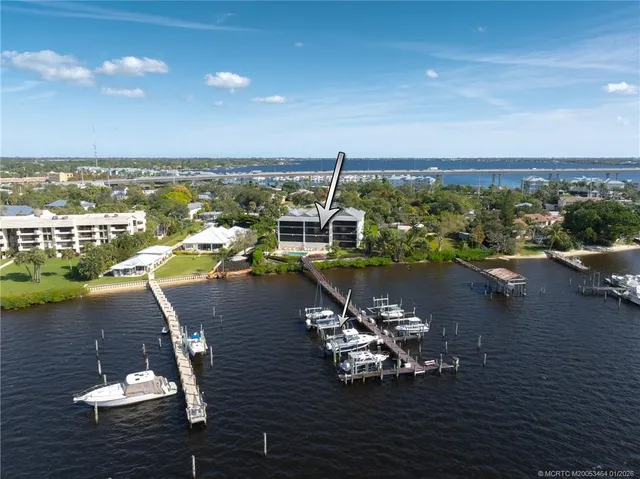 $4,000 | 415 Northwest North River Drive, Unit 302, Stuart, FL 34994