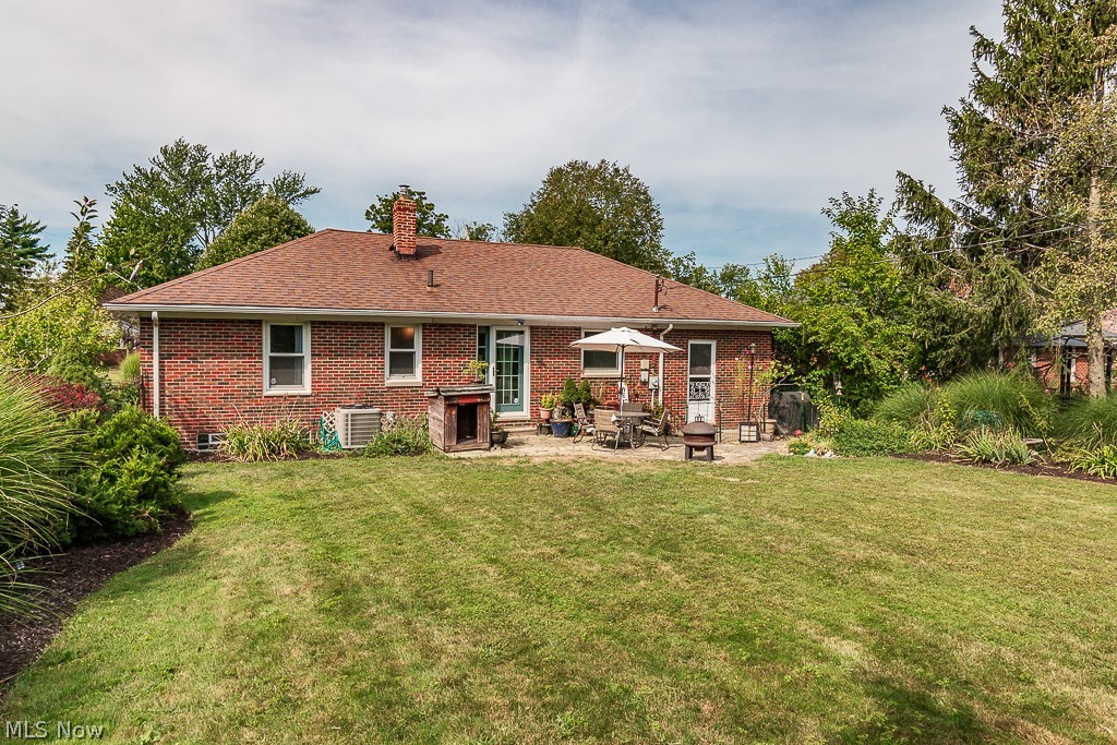 1203 Blanchester Road Lyndhurst, OH 44124 - Photo 5 of 34
