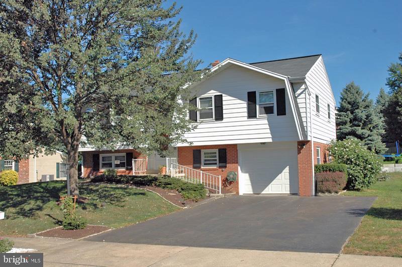 413 Parkwynne Road Lancaster, PA 17601 - Photo 1 of 15 Gallery Image 1