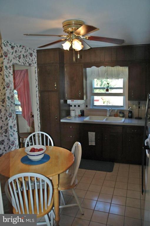 413 Parkwynne Road Lancaster, PA 17601 - Photo 3 of 15 Gallery Image 3