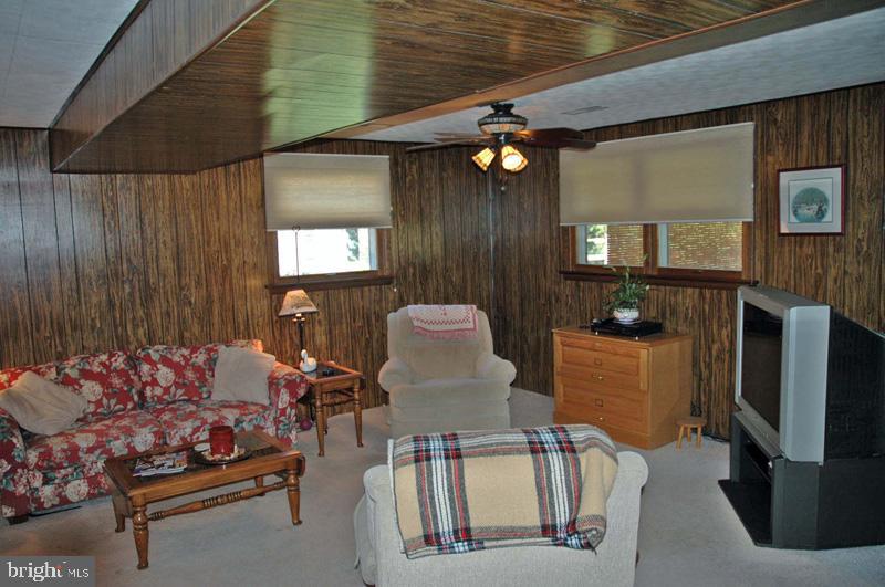 413 Parkwynne Road Lancaster, PA 17601 - Photo 7 of 15 Gallery Image 7