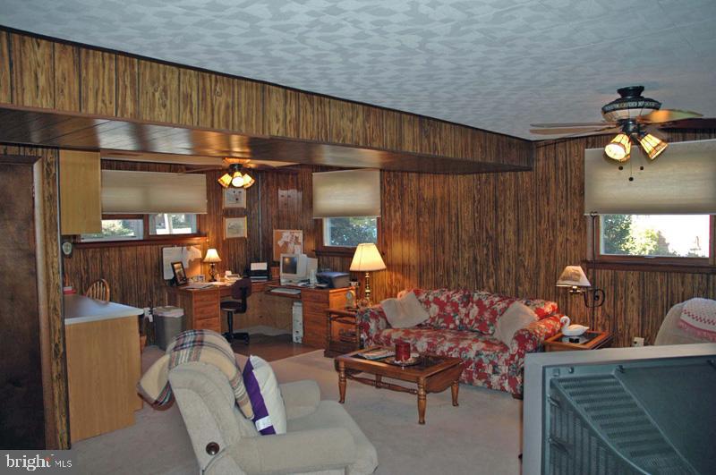 413 Parkwynne Road Lancaster, PA 17601 - Photo 8 of 15 Gallery Image 8