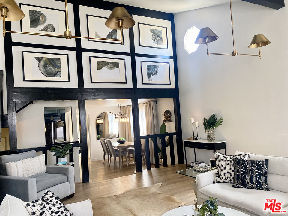 336 Highland Drive Oxnard, CA 93035 - Photo 5 of 25 a living room with furniture