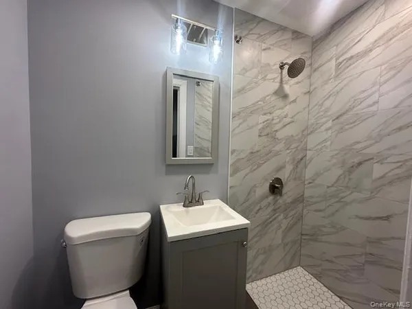 $1,850 | 362 New York Avenue, Unit 2, Huntington, NY 11743