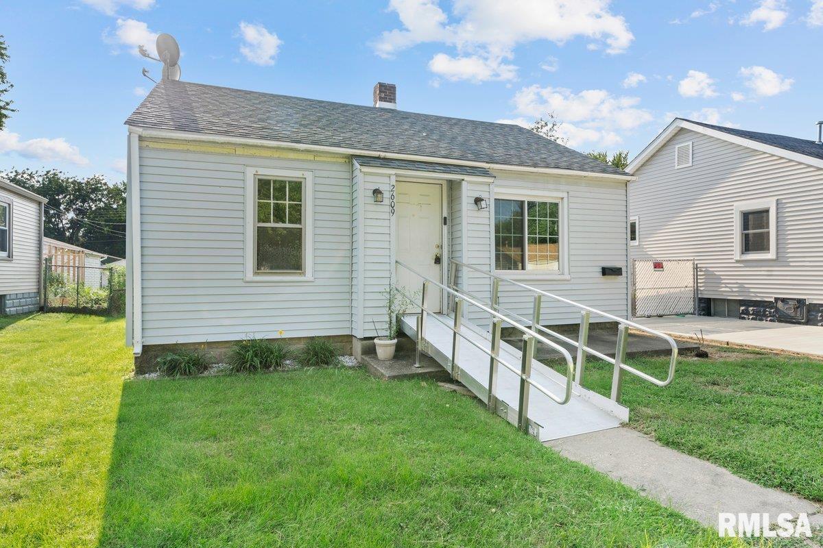2609 Holmes Avenue Springfield, IL 62704 - Photo 2 of 22