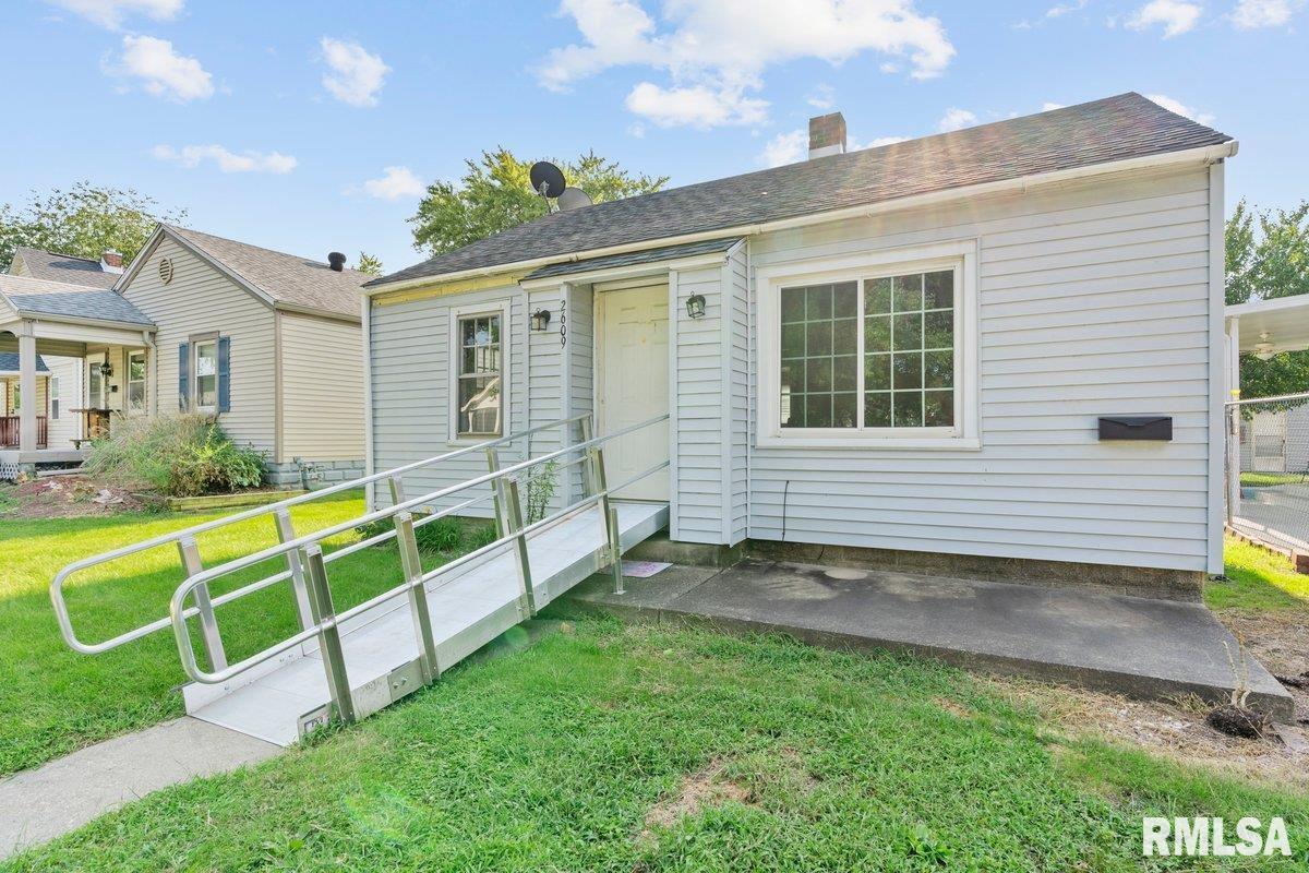 2609 Holmes Avenue Springfield, IL 62704 - Photo 3 of 22