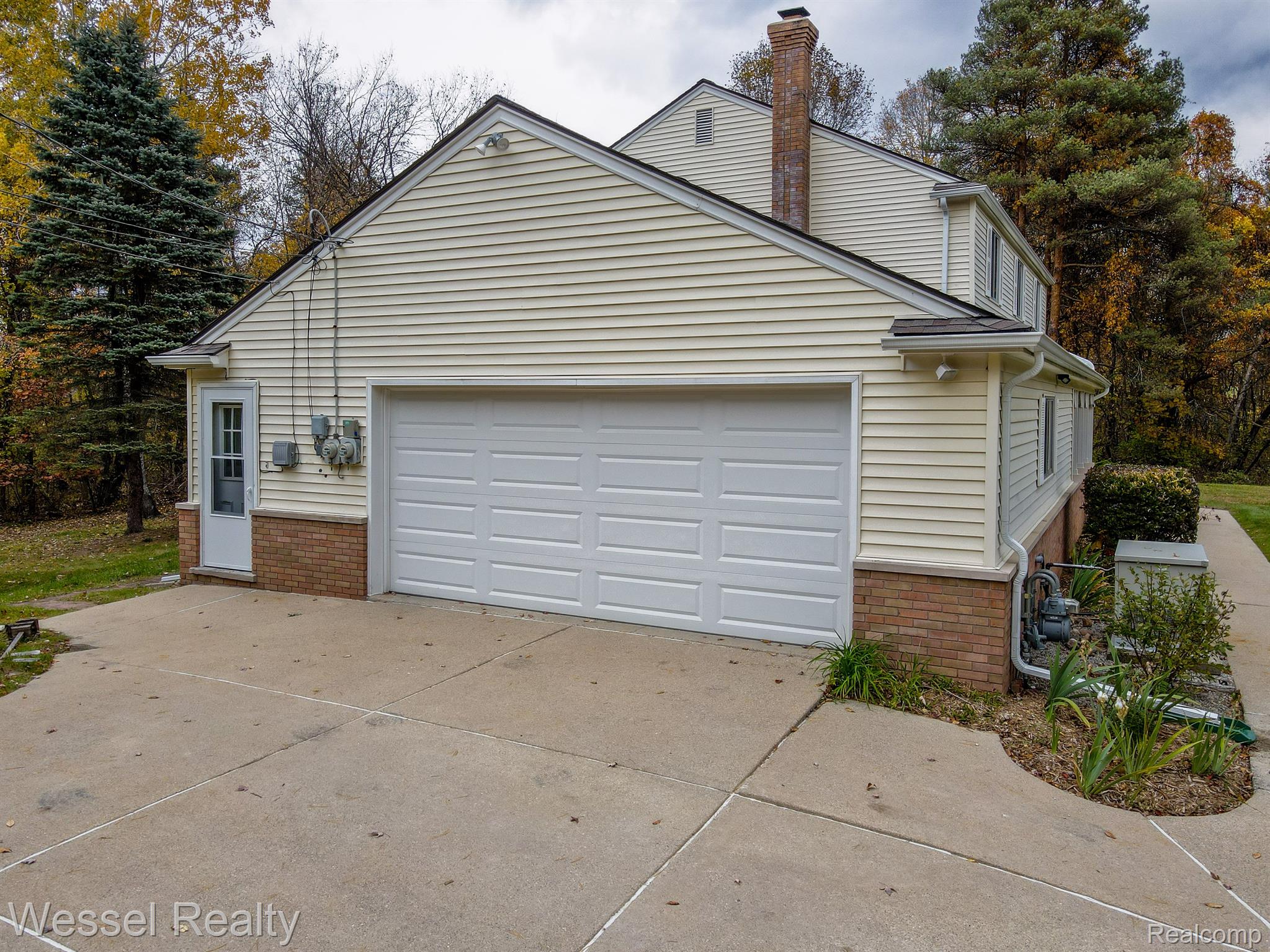 855 Townsend Road Leonard, MI 48367 - Photo 4 of 39 Gallery Image 4