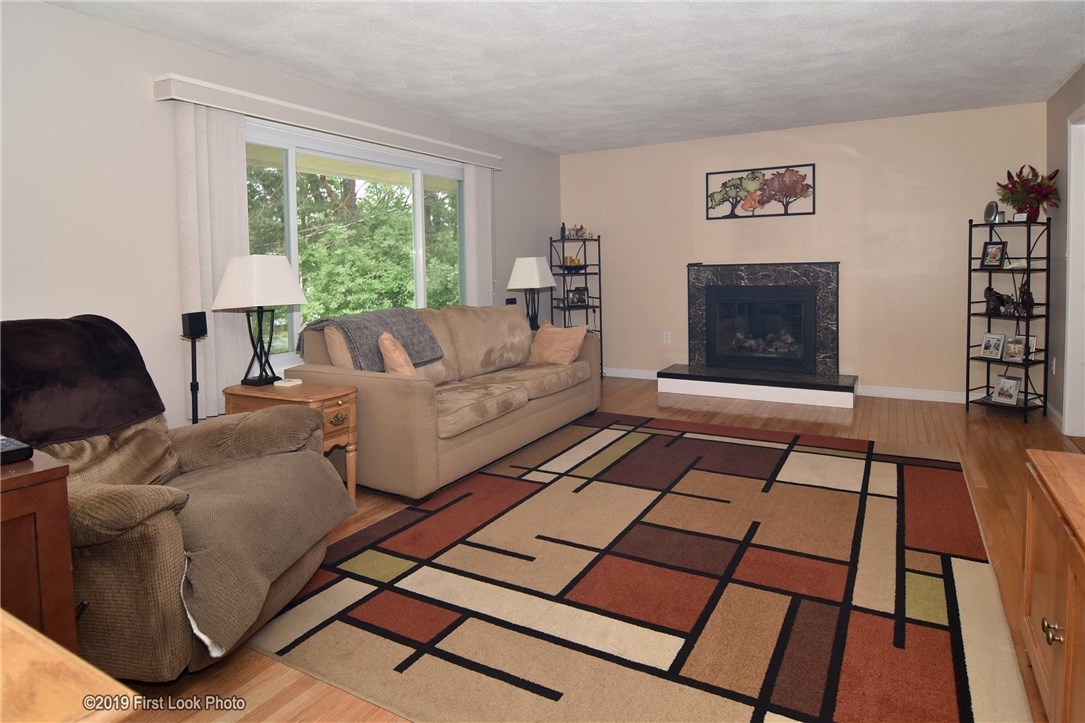 39 Harkness Road North Smithfield, RI 02896 - Photo 8 of 31