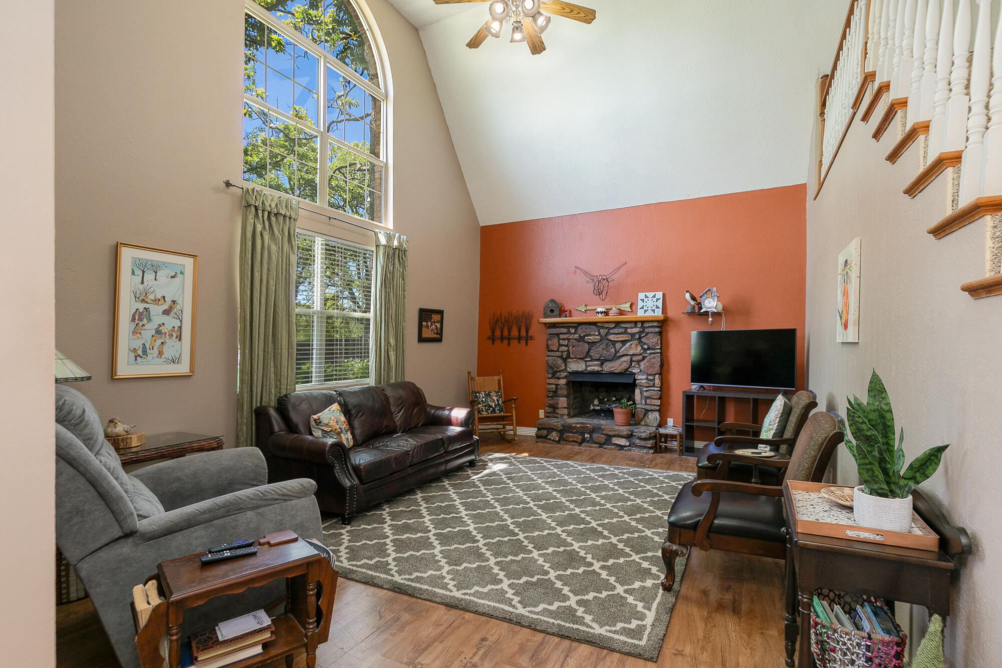 137 Hillside Loop Marshfield, MO 65706 - Photo 10 of 48 Living room