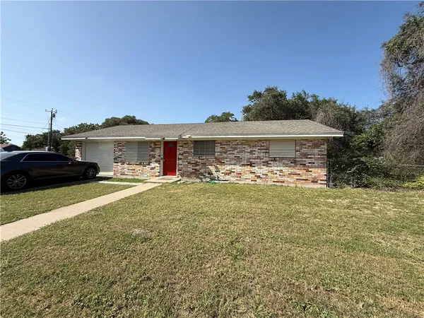 $129,000 | 206 West Lott Avenue, Aransas Pass, TX 78336