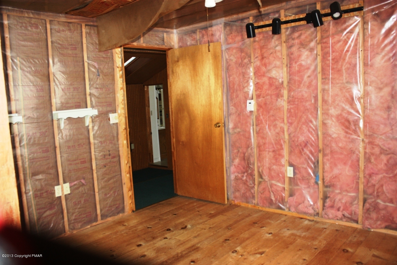 280 Gumbletown Road Paupack, PA 18451 - Photo 14 of 18 Bedroom 2 (2)