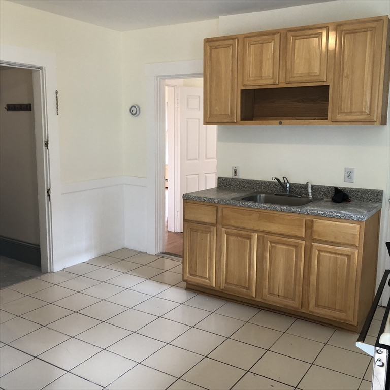 9 Top Street, Unit 2 Clinton, MA 01510 - Photo 3 of 14
