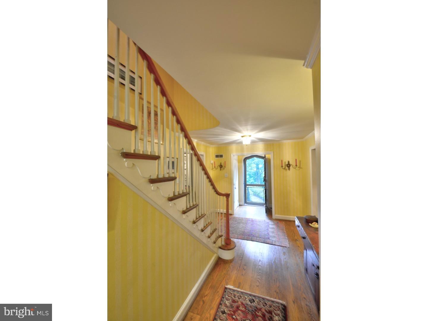 1002 Barley Mill Road Wilmington, DE 19807 - Photo 2 of 25 Foyer