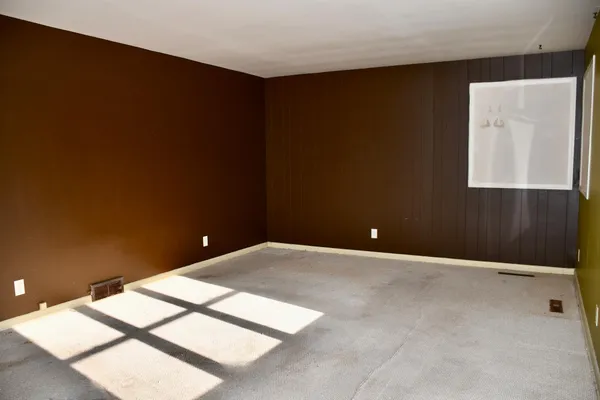 $98,500 | 601 1st Street South, Karlstad, MN 56732