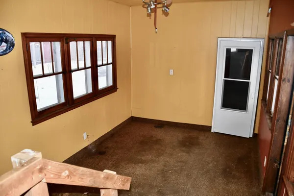 $98,500 | 601 1st Street South, Karlstad, MN 56732