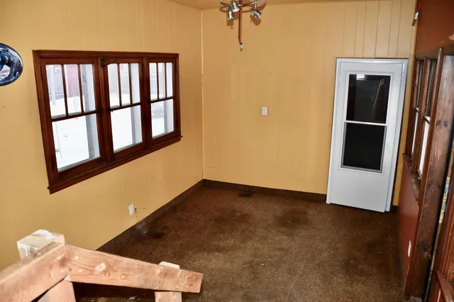 $98,500 | 601 1st Street South, Karlstad, MN 56732