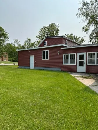 $98,500 | 601 1st Street South, Karlstad, MN 56732