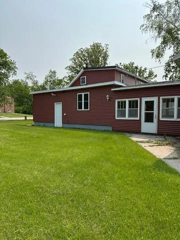 $98,500 | 601 1st Street South, Karlstad, MN 56732