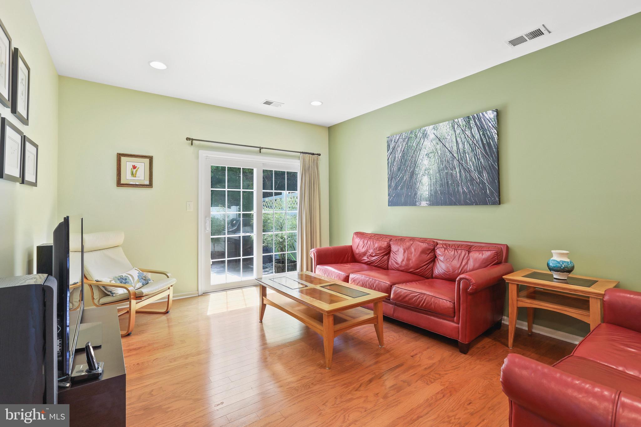 34 Warwick Road Princeton Junction, NJ 08550 - Photo 15 of 33