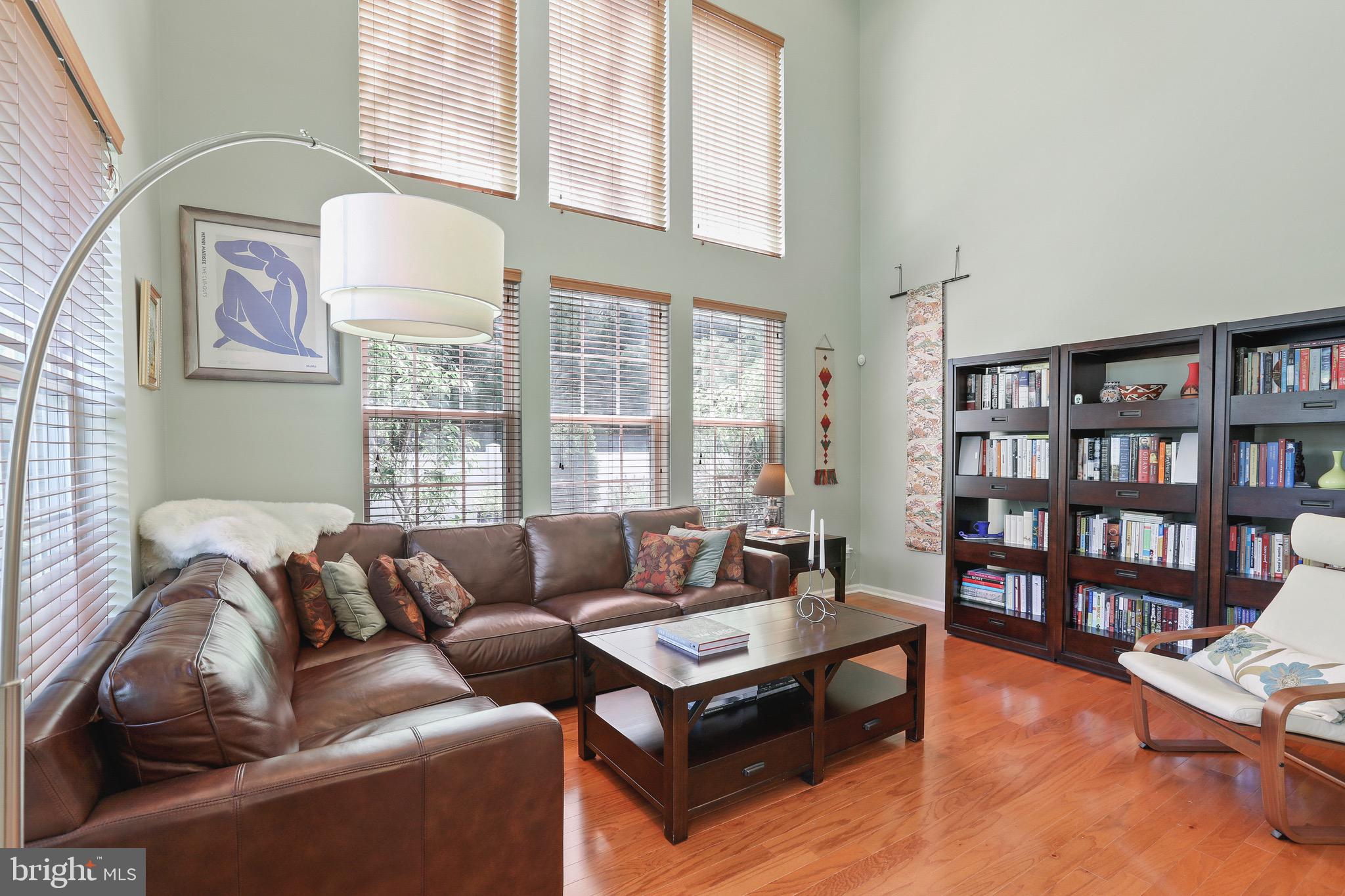 34 Warwick Road Princeton Junction, NJ 08550 - Photo 4 of 33