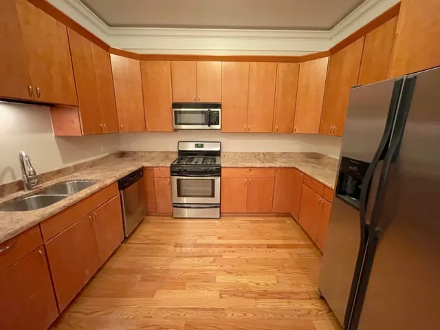 $2,300 | 4518 North Kedzie Avenue, Unit 2E, Chicago, IL 60625