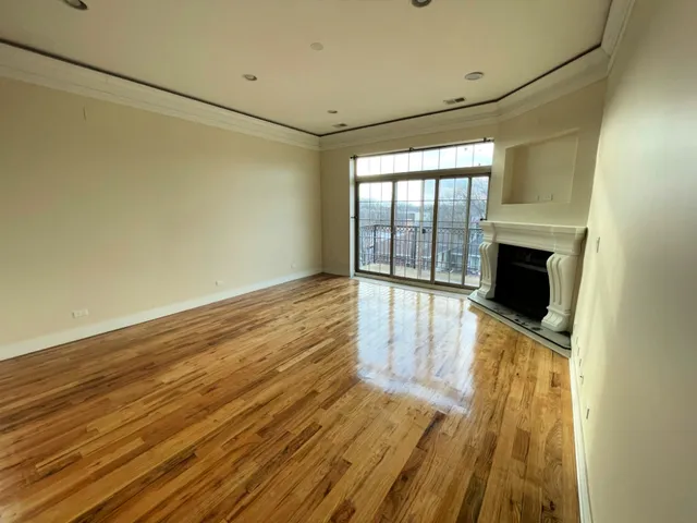 $2,300 | 4518 North Kedzie Avenue, Unit 2E, Chicago, IL 60625