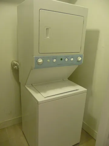 $2,300 | 4518 North Kedzie Avenue, Unit 2E, Chicago, IL 60625