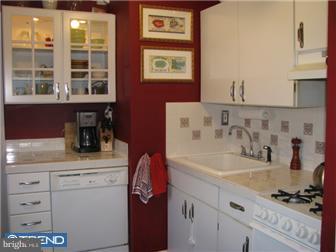 25 Sandy Bank Road Media, PA 19063 - Photo 3 of 12 Kitchen