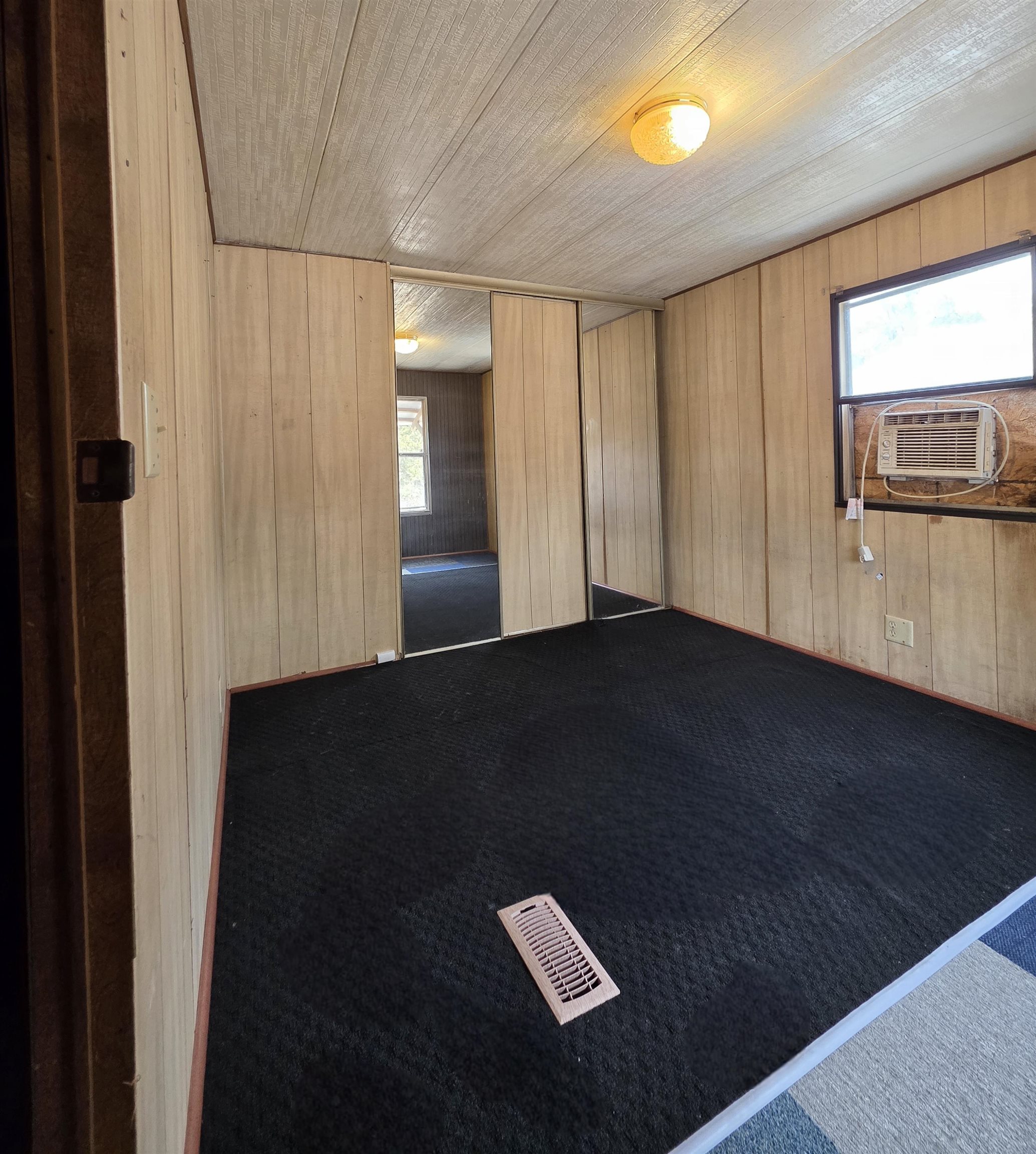 915 Fur Avenue Wisconsin Dells, WI 53965 - Photo 11 of 18