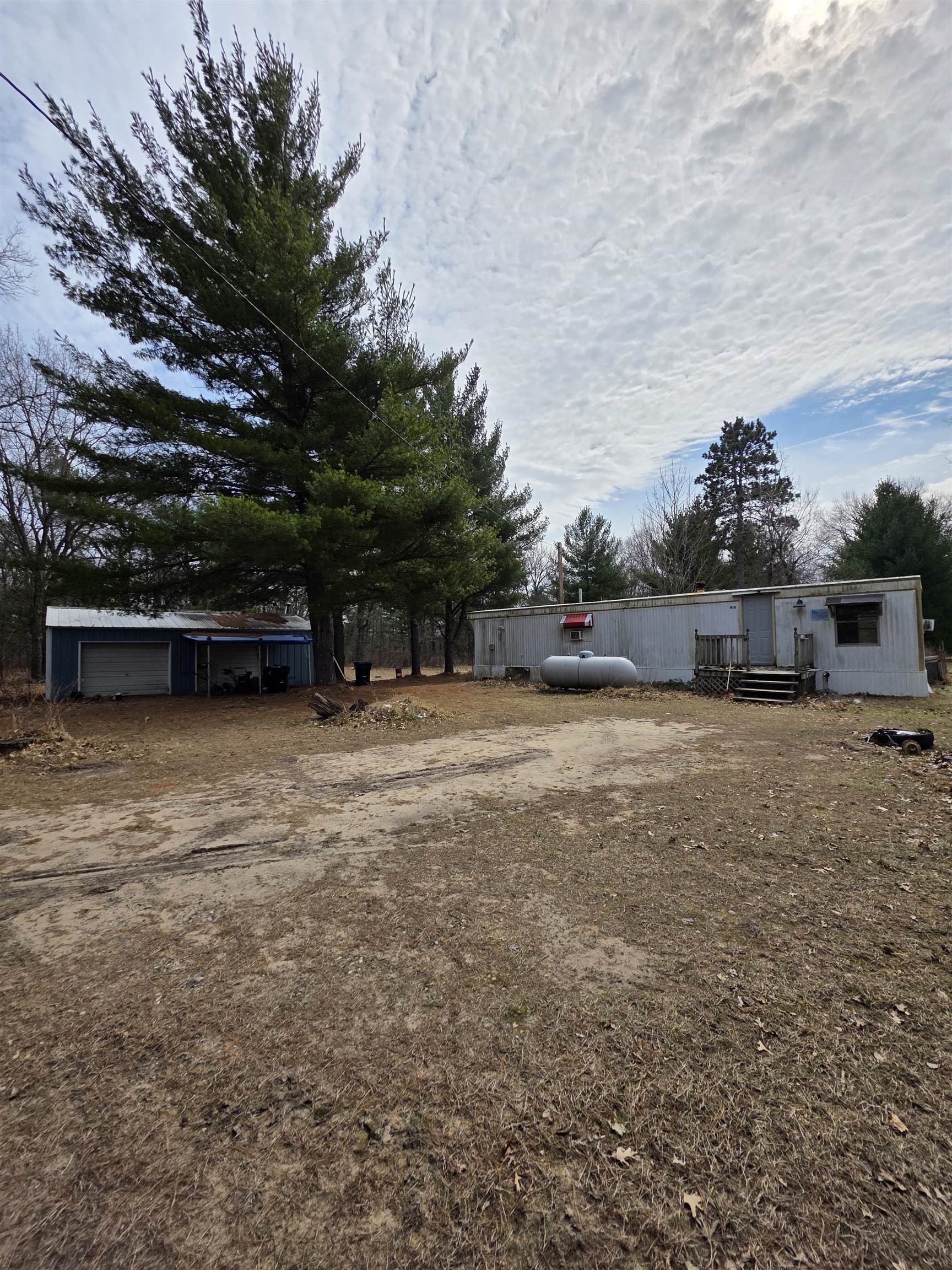 915 Fur Avenue Wisconsin Dells, WI 53965 - Photo 2 of 18