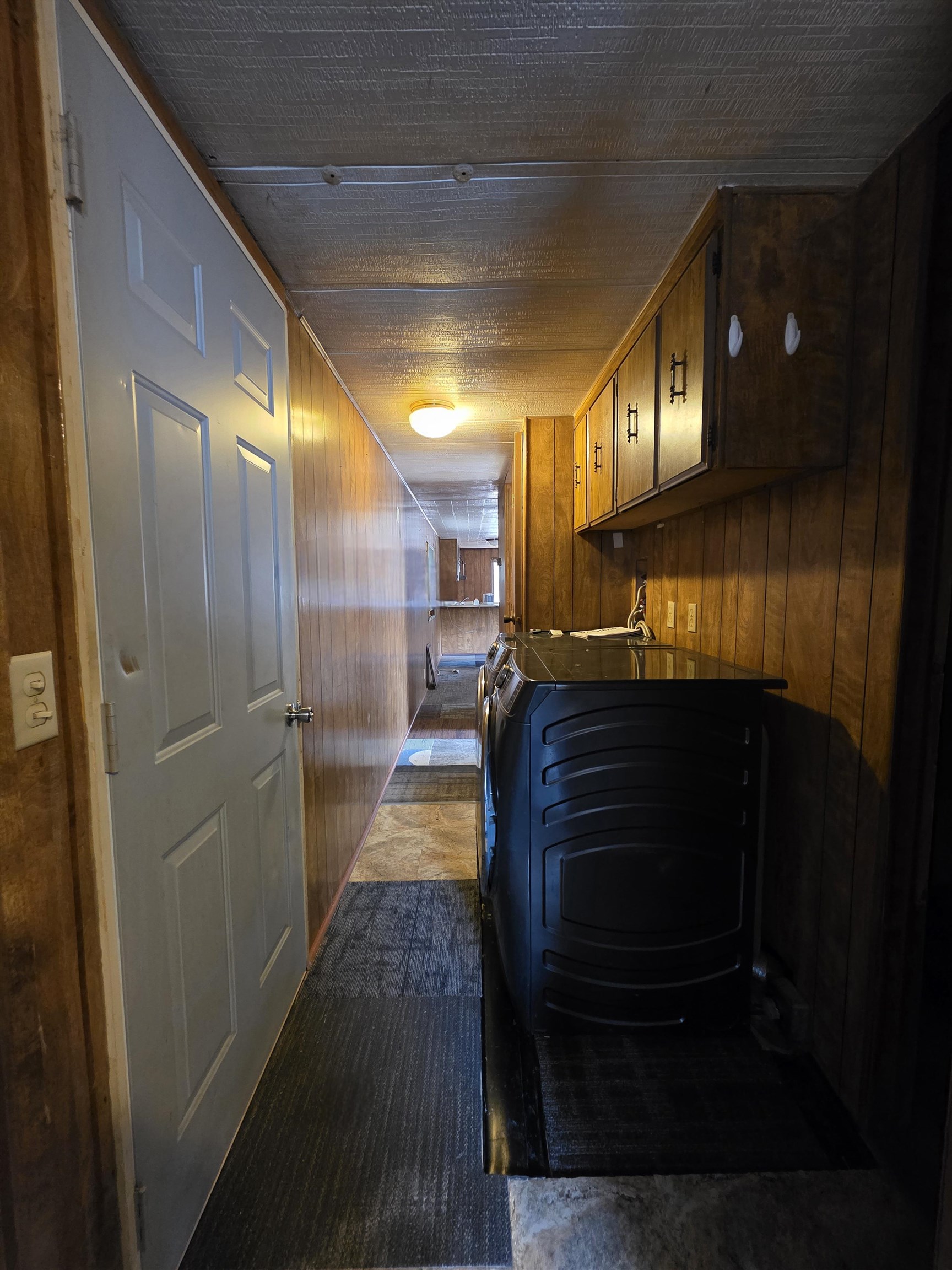915 Fur Avenue Wisconsin Dells, WI 53965 - Photo 9 of 18