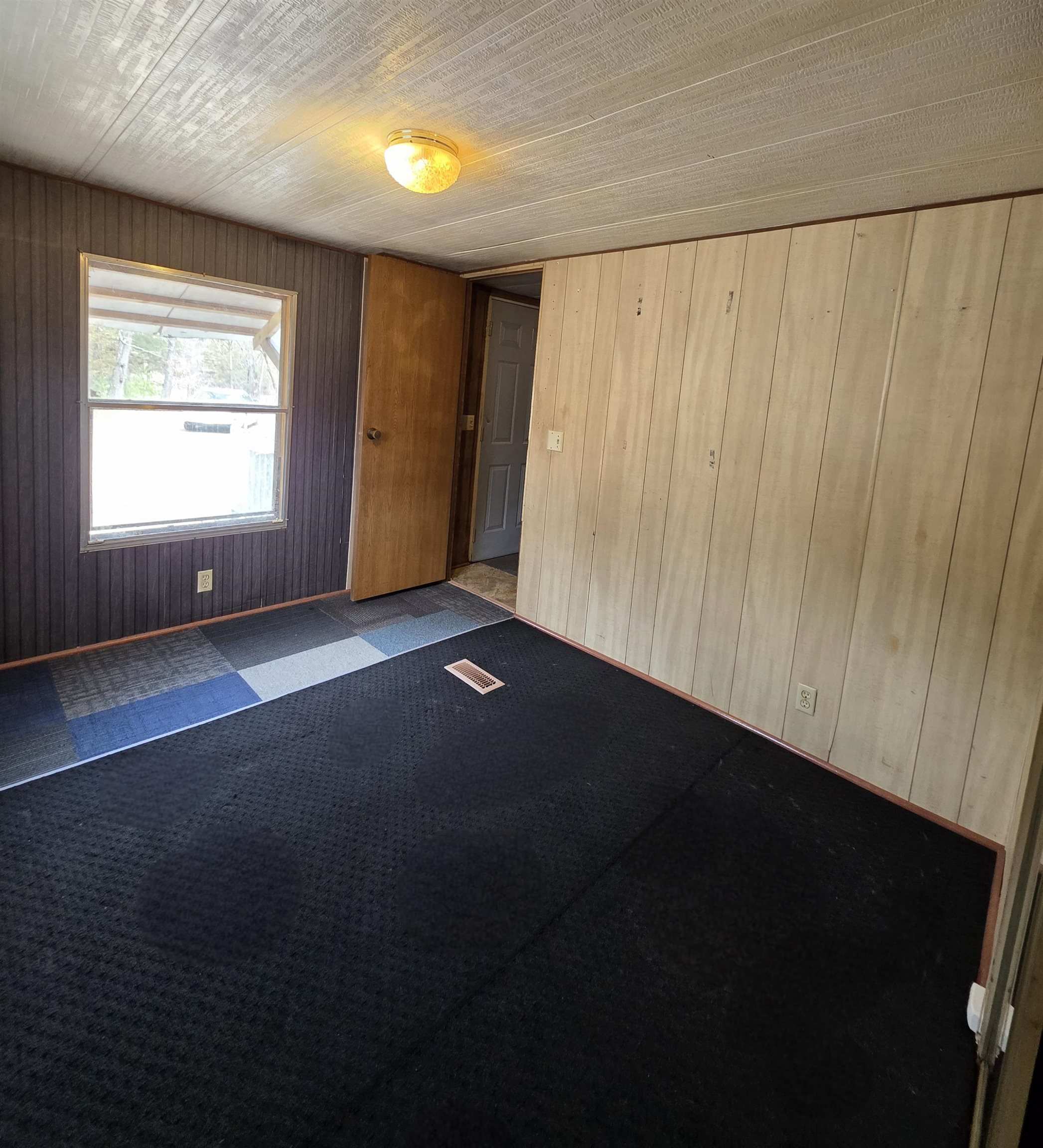 915 Fur Avenue Wisconsin Dells, WI 53965 - Photo 10 of 18