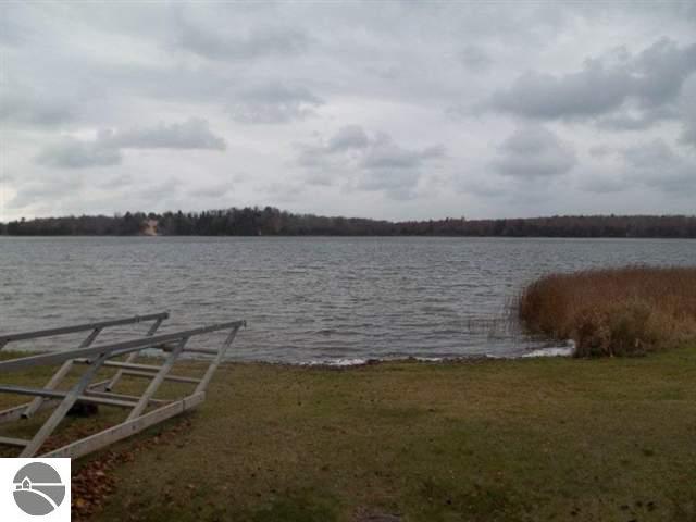 1666 Stuart Road Arcadia, MI 49613 - Photo 5 of 13 1731651-4.JPG