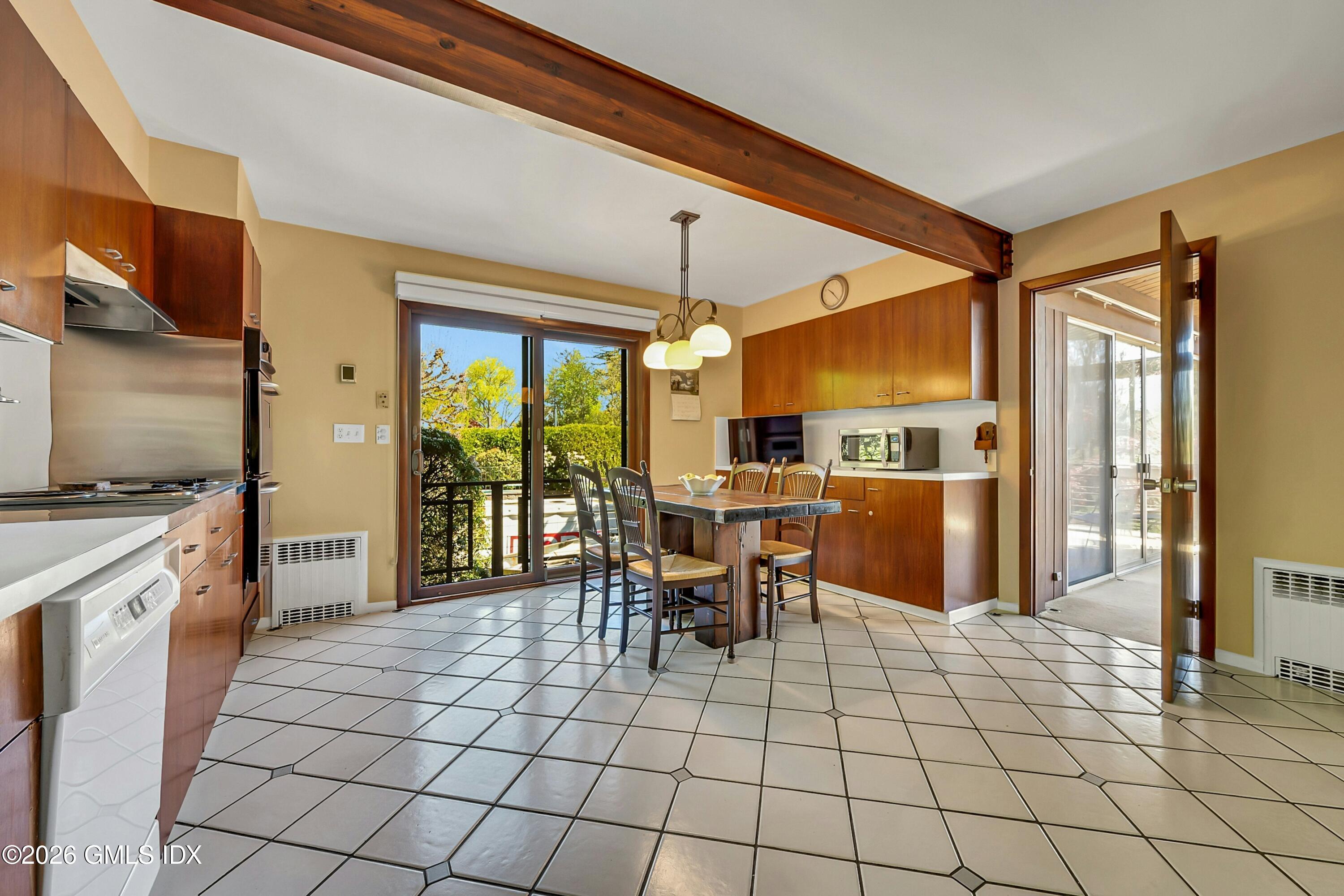 44 Willowmere Avenue Riverside, CT 06878 - Photo 9 of 30 7A