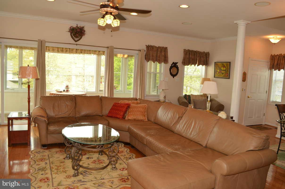 1629 Bishop Road Edgewater, MD 21037 - Photo 11 of 28 Living Room