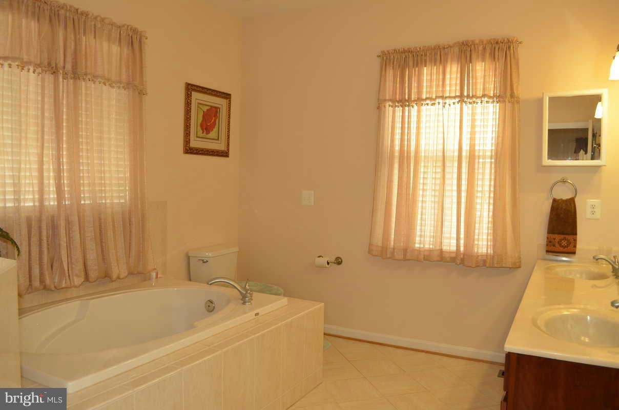 1629 Bishop Road Edgewater, MD 21037 - Photo 21 of 28 Bath (Master)