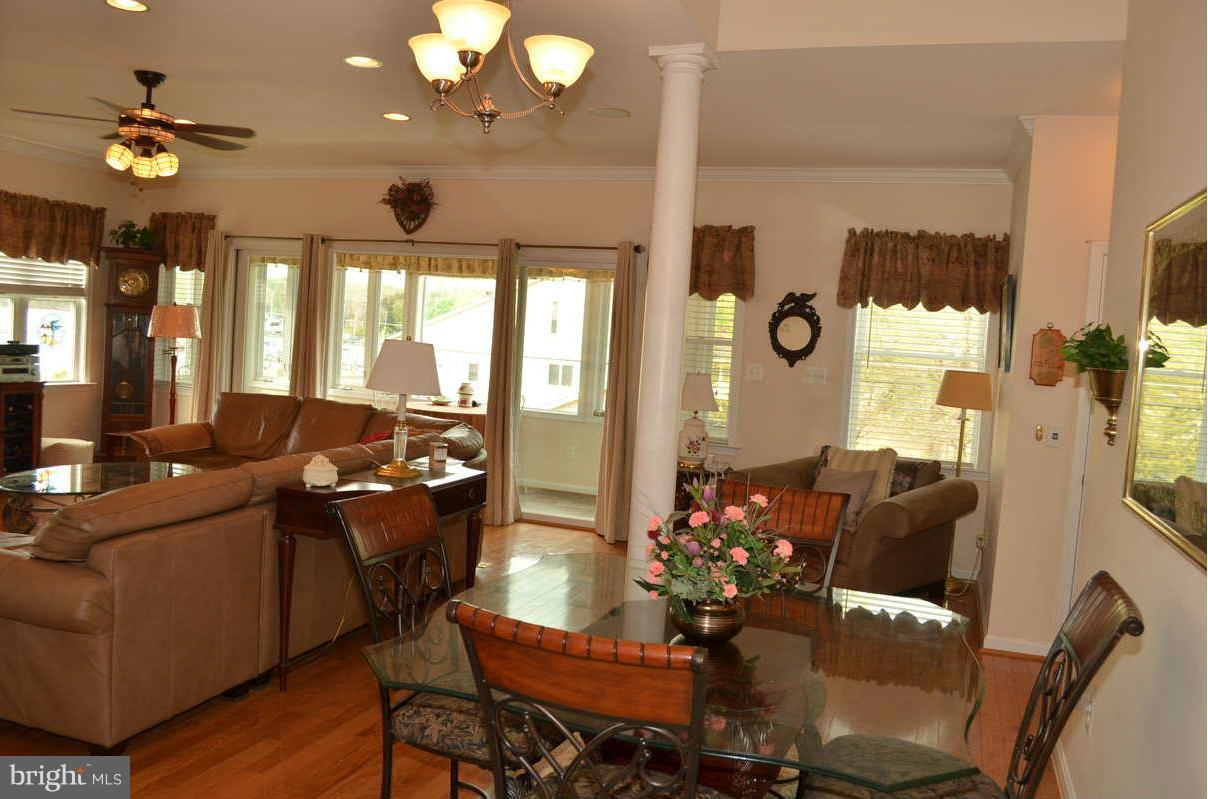 1629 Bishop Road Edgewater, MD 21037 - Photo 9 of 28 Living Room