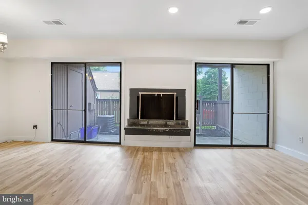 $2,250 | 8067 Pantano Place, Unit 346, Alexandria, VA 22309