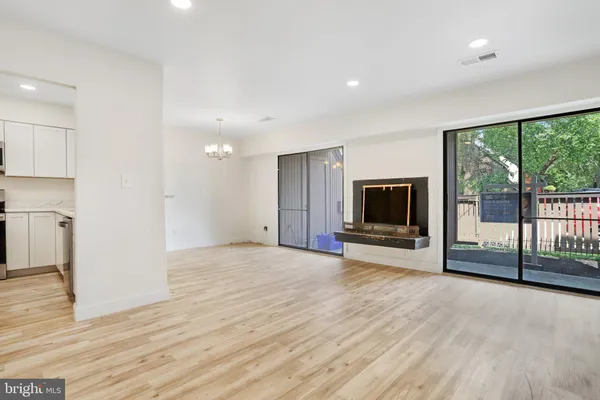 $2,250 | 8067 Pantano Place, Unit 346, Alexandria, VA 22309