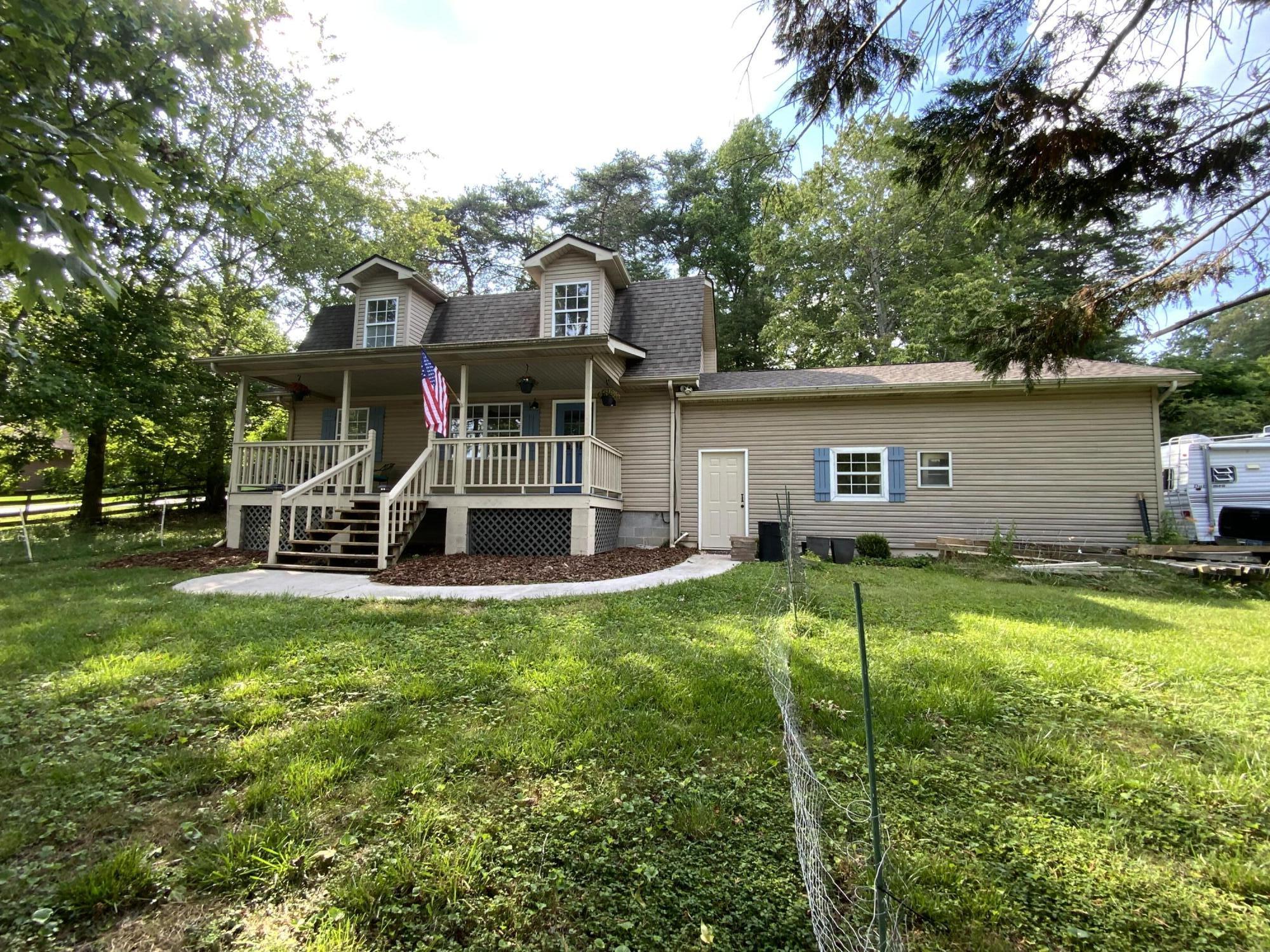 433 Raccoon Valley Road Powell, TN 37849 - Photo 2 of 32 64C9657E-B3D2-405C-A262-07C59144BC25