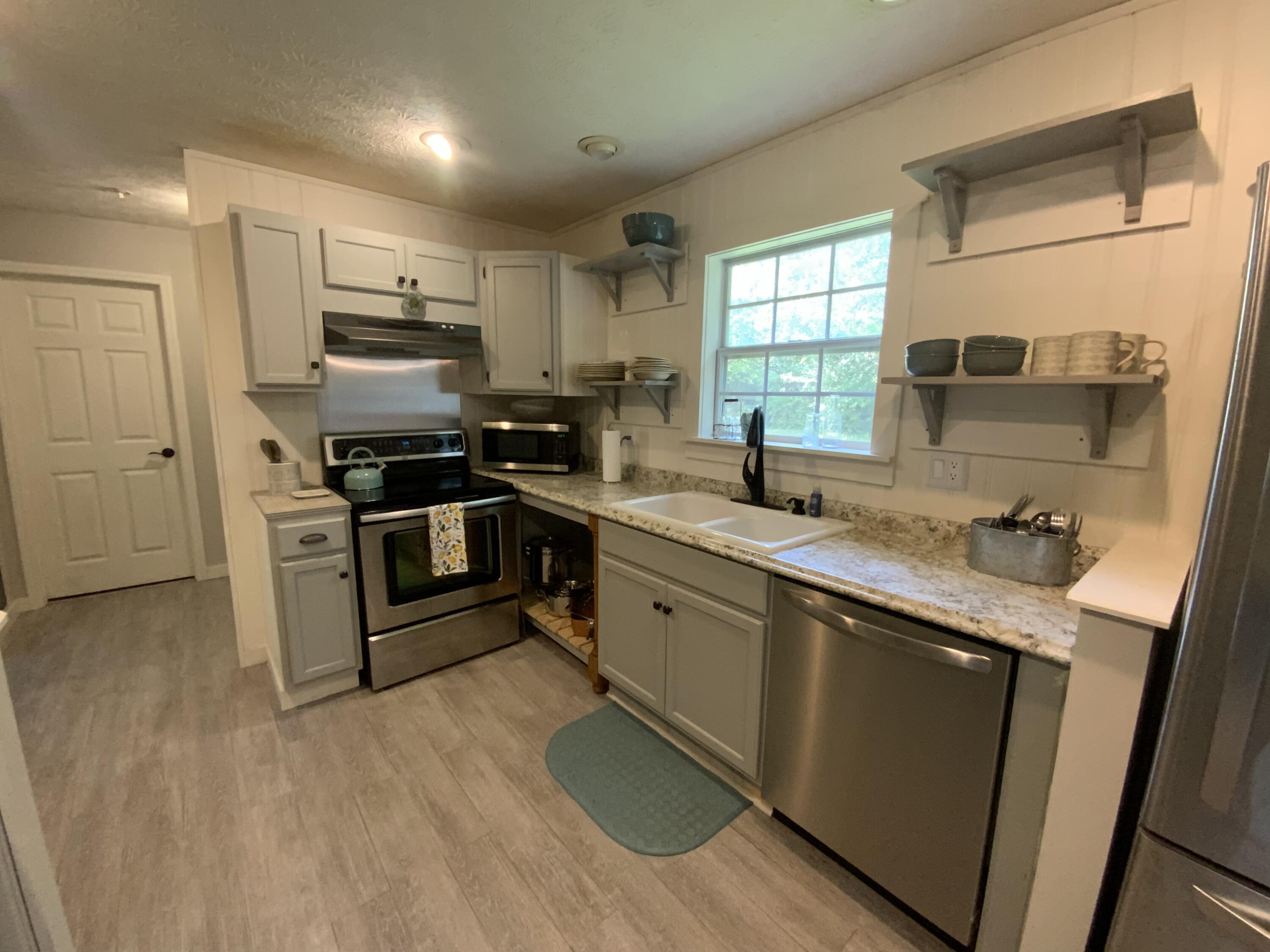 433 Raccoon Valley Road Powell, TN 37849 - Photo 19 of 32 3E89E358-81E9-4547-BBBC-C1703DAB2C15
