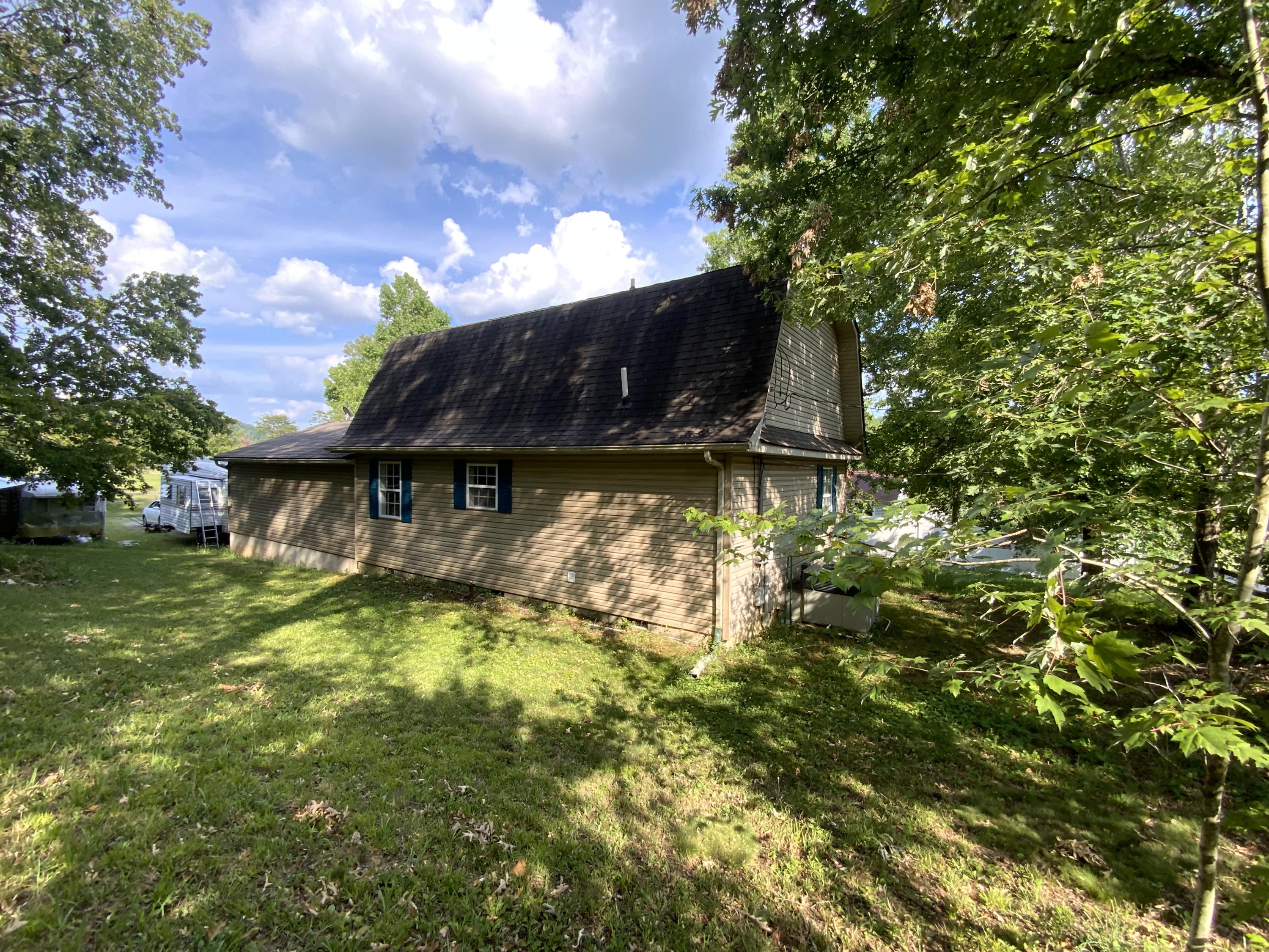 433 Raccoon Valley Road Powell, TN 37849 - Photo 6 of 32 0A04112F-C9EE-4745-92AC-3C16532D64AA