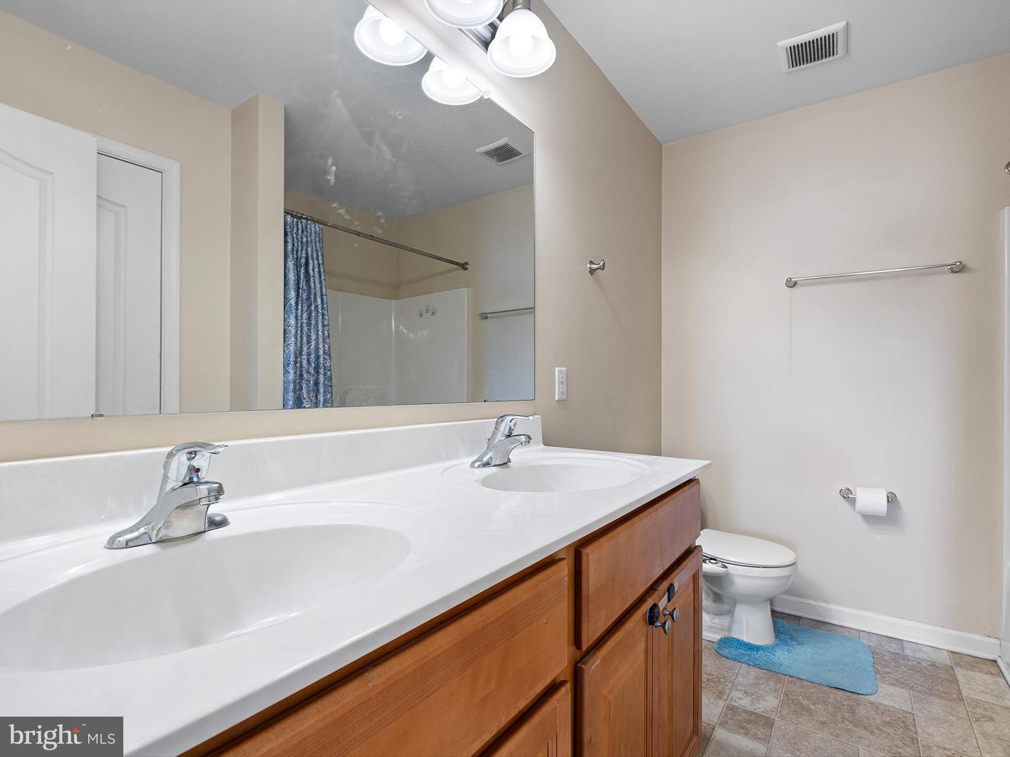 431 Welsh Hill Road Newark, DE 19702 - Photo 24 of 30 Upper level hall bath